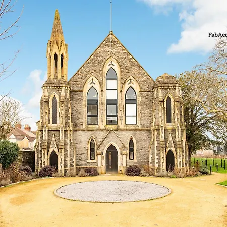 Unique Converted Church Flat-sleeps 4-parking-by Fabaccommodation Apartment Bristol