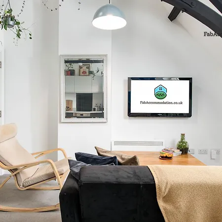 Unique Converted Church Flat-sleeps 4-parking-by Fabaccommodation