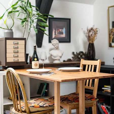 Unique Converted Church Flat-sleeps 4-parking-by Fabaccommodation 아파트 *